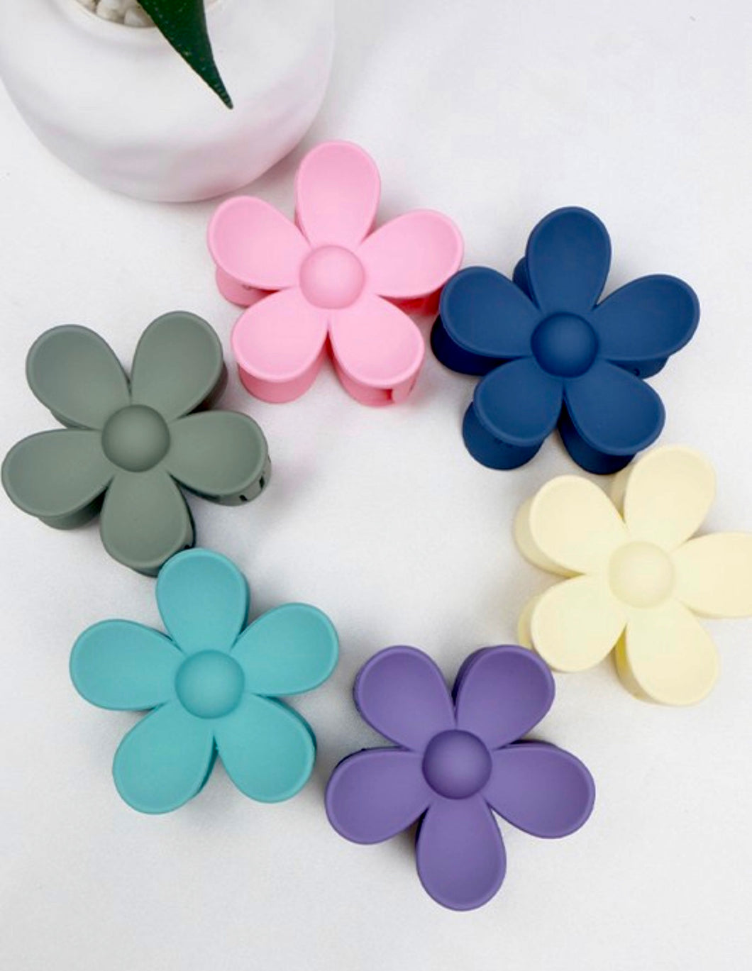 Daisy Matte Claw Clip