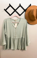 Load image into Gallery viewer, Mint Relaxed Peplum
