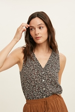 Load image into Gallery viewer, Floral Button Up Tank
